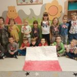Kotki uczą się o Polsce.